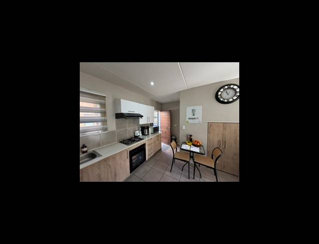 2 BEDROOM TOWNHOUSE FOR SALE IN ALBERTSDAL